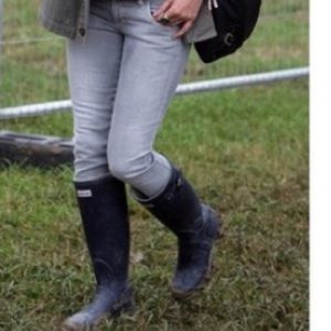 Worn only a few times Hunter rain boots.